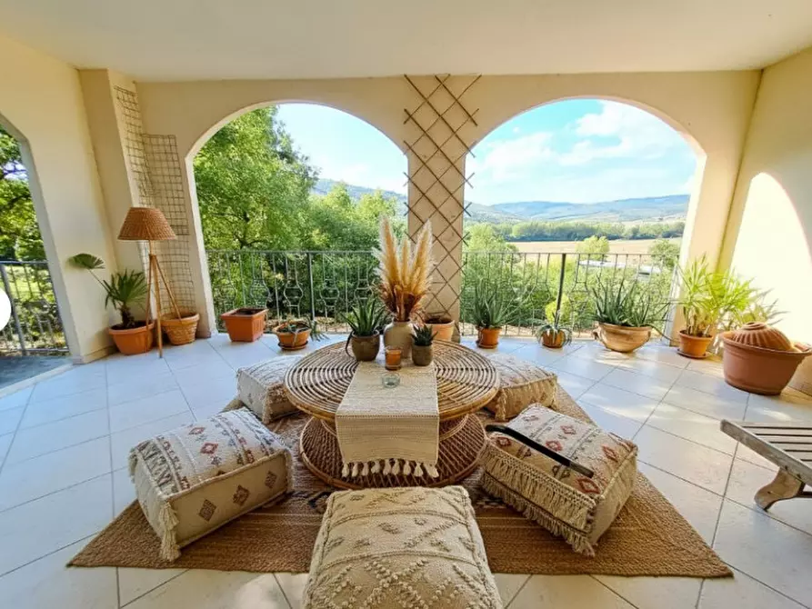 Immagine 1 di Villa in vendita  a Magione