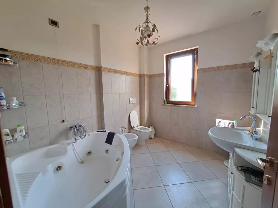 Immagine 6 di Villa in vendita  a Magione