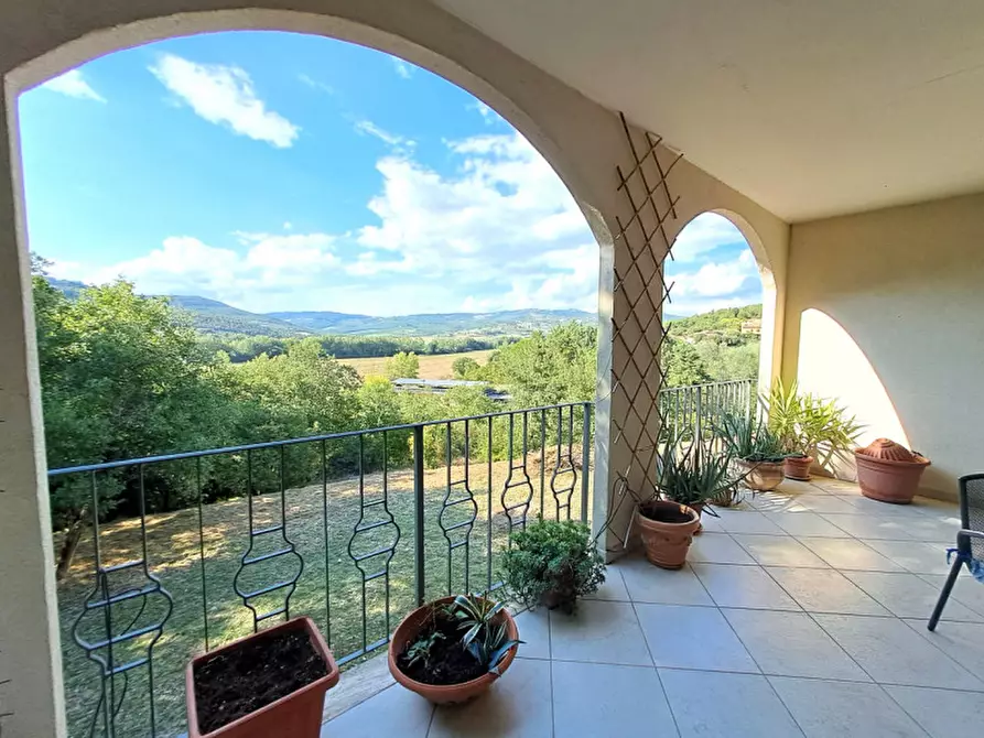 Immagine 16 di Villa in vendita  a Magione