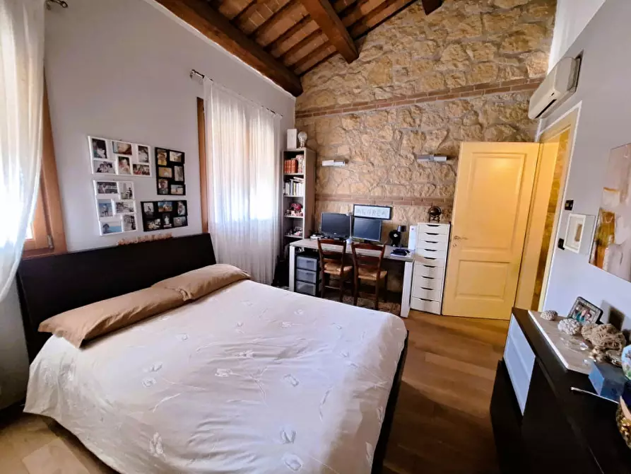 Immagine 3 di Villa in vendita  in Strada della Carpaneda a Vicenza