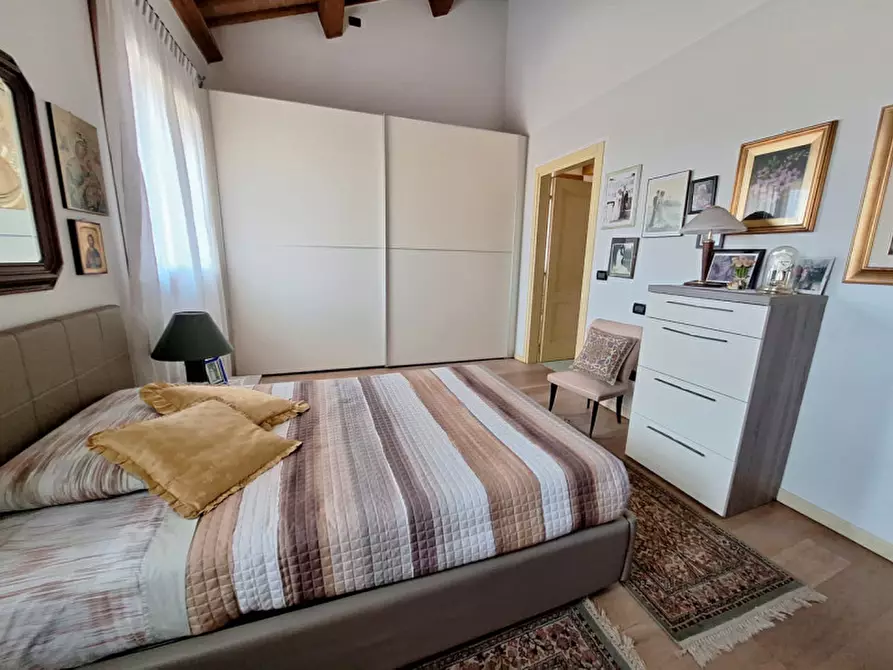 Immagine 4 di Villa in vendita  in Strada della Carpaneda a Vicenza