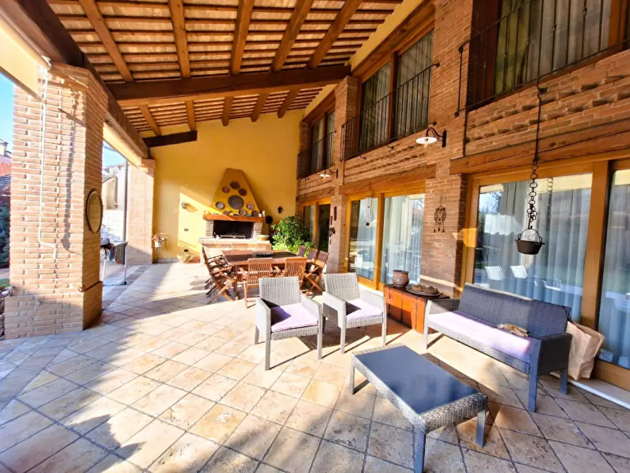 Immagine 9 di Villa in vendita  in Strada della Carpaneda a Vicenza