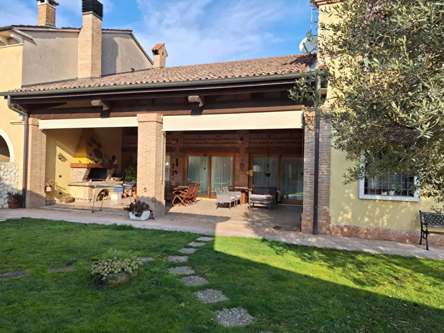 Immagine 11 di Villa in vendita  in Strada della Carpaneda a Vicenza