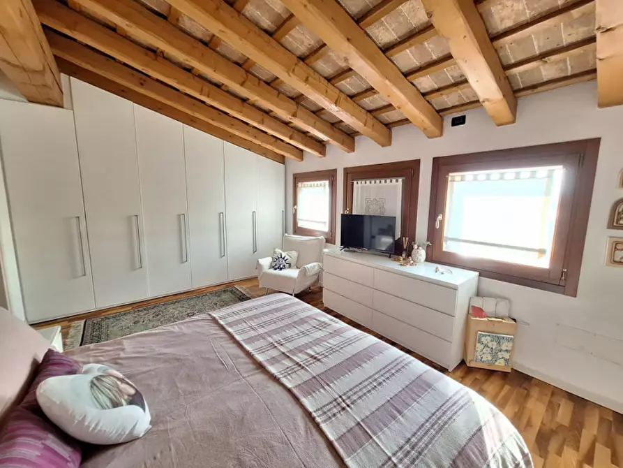 Immagine 13 di Villa in vendita  in Strada della Carpaneda a Vicenza