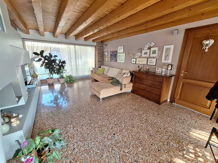 Immagine 16 di Villa in vendita  in Strada della Carpaneda a Vicenza