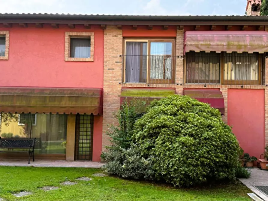 Immagine 23 di Villa in vendita  in Strada della Carpaneda a Vicenza