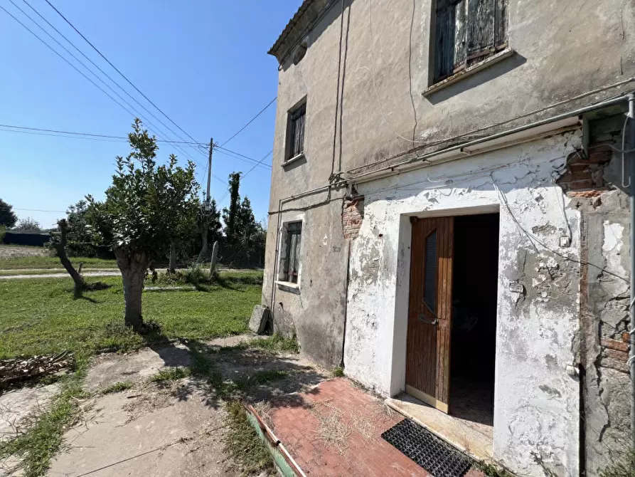 Immagine 1 di Casa bifamiliare in vendita  in Via Canal di Valle a Chioggia