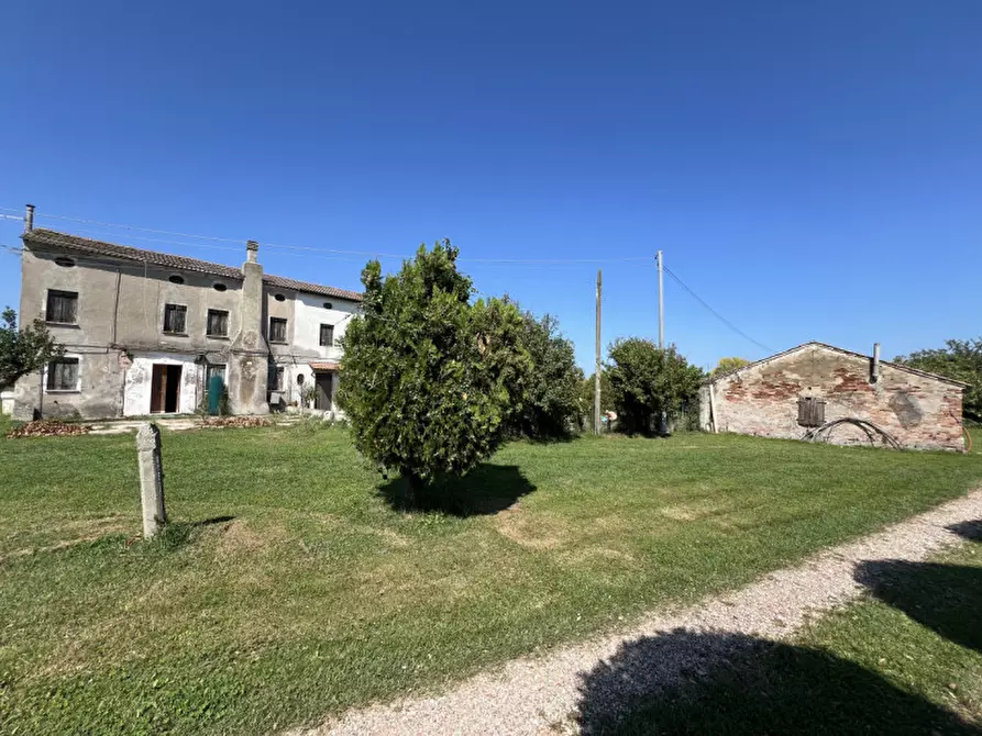 Immagine 8 di Casa bifamiliare in vendita  in Via Canal di Valle a Chioggia