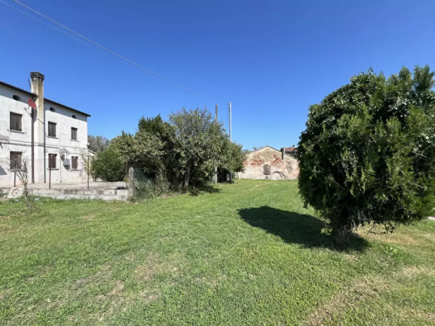 Immagine 9 di Casa bifamiliare in vendita  in Via Canal di Valle a Chioggia