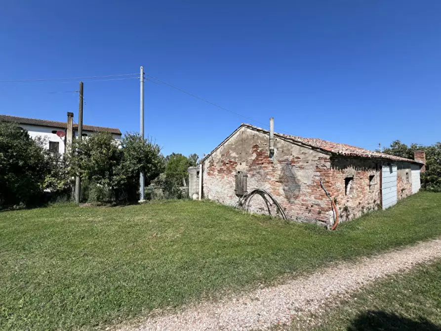 Immagine 10 di Casa bifamiliare in vendita  in Via Canal di Valle a Chioggia