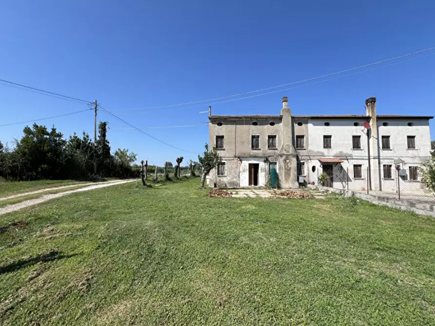 Immagine 11 di Casa bifamiliare in vendita  in Via Canal di Valle a Chioggia