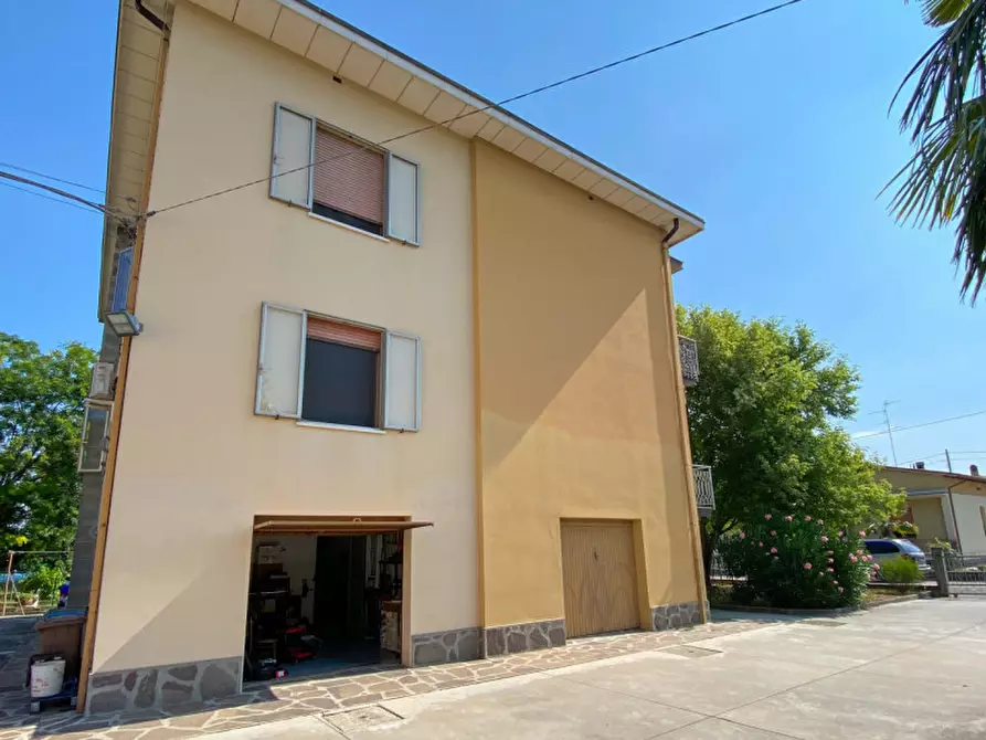 Immagine 4 di Appartamento in vendita  in Via della Pace a Mirandola