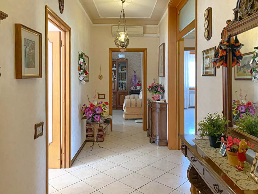 Immagine 3 di Appartamento in vendita  in Via della Pace a Mirandola