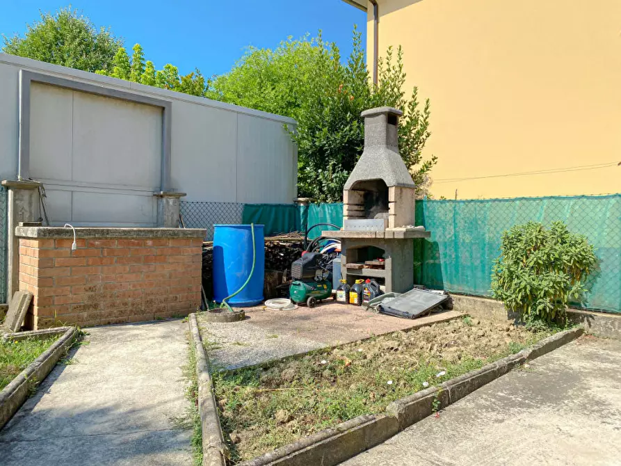 Immagine 8 di Appartamento in vendita  in Via della Pace a Mirandola