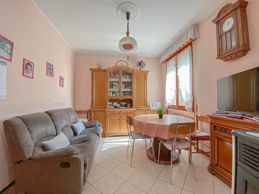 Immagine 17 di Appartamento in vendita  in Via della Pace a Mirandola