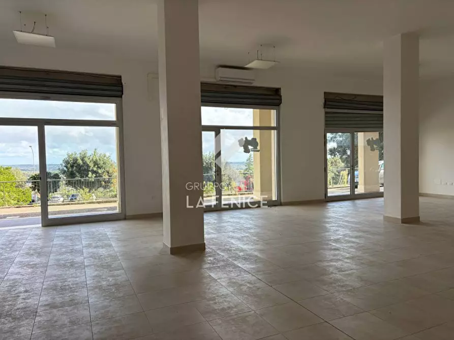 Immagine 6 di Attività commerciale in vendita  in Via Sallustio 32/v a Martina Franca