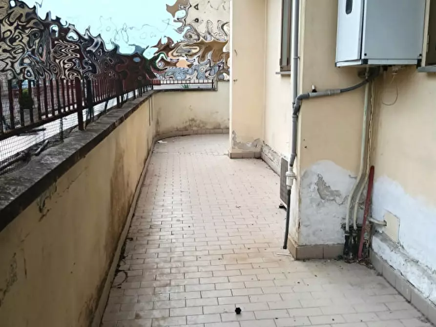 Immagine 11 di Appartamento in vendita  in Viale Armando Diaz a Montevarchi