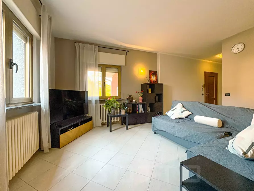 Immagine 4 di Palazzo in vendita  in Via Roma 38 a Bogogno