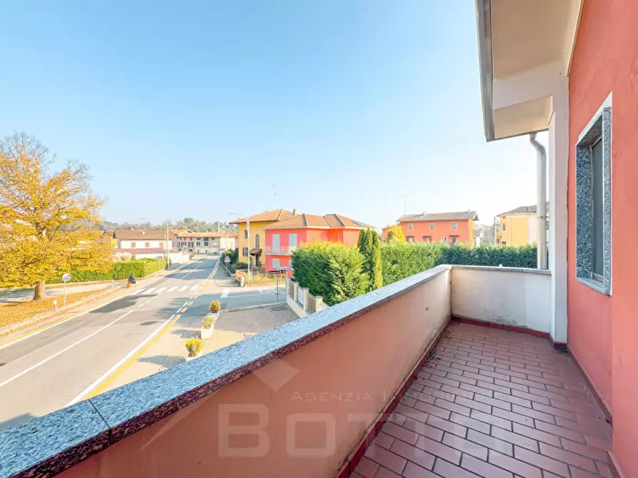 Immagine 8 di Palazzo in vendita  in Via Roma 38 a Bogogno