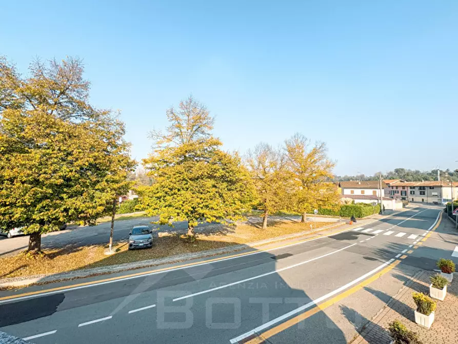 Immagine 9 di Palazzo in vendita  in Via Roma 38 a Bogogno