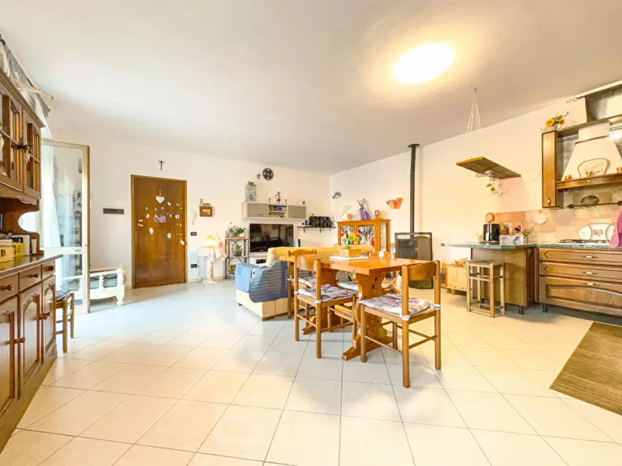 Immagine 16 di Palazzo in vendita  in Via Roma 38 a Bogogno