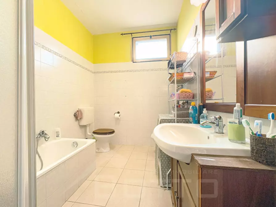 Immagine 21 di Palazzo in vendita  in Via Roma 38 a Bogogno