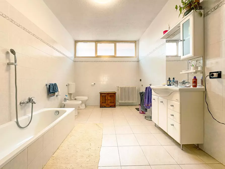 Immagine 28 di Palazzo in vendita  in Via Roma 38 a Bogogno