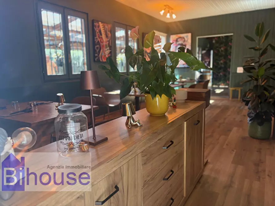 Immagine 2 di Attività commerciale in vendita  a Vigliano Biellese