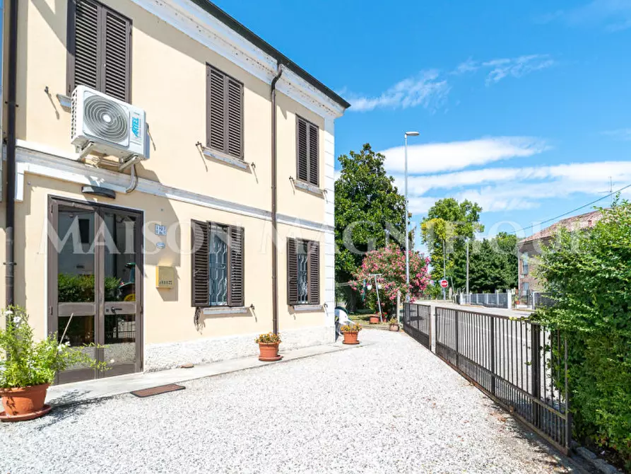 Immagine 1 di Villetta a schiera in vendita  in Via Canalazzi a Ferrara