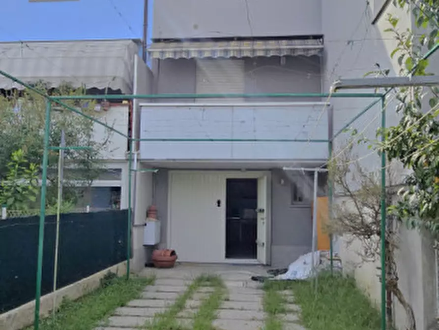 Immagine 18 di Villetta a schiera in vendita  in Via Aldo Moro a Meldola