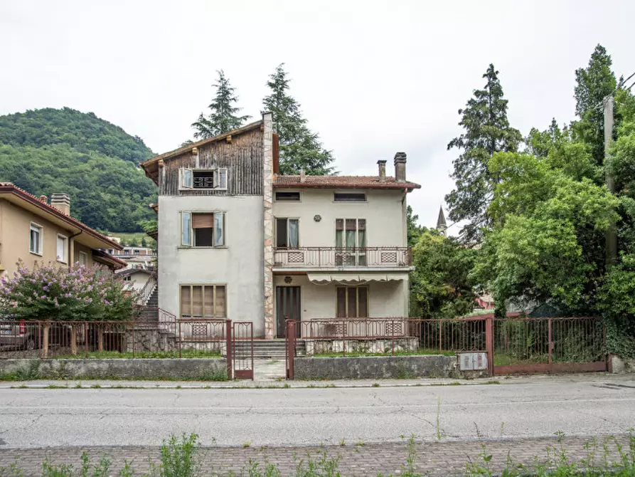 Immagine 2 di Casa bifamiliare in vendita  in Via Cesare Battisti a Badia Calavena