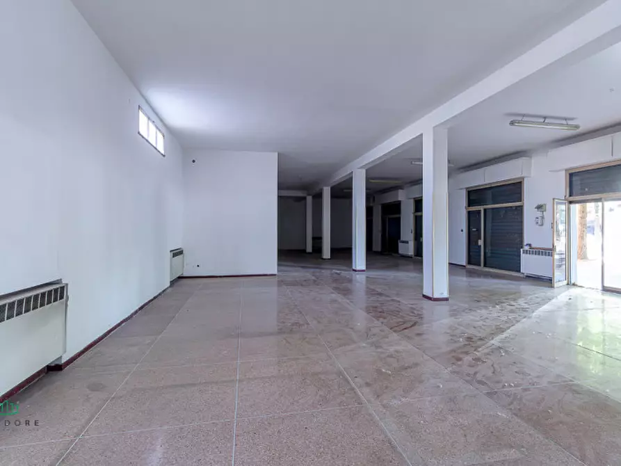 Immagine 6 di Negozio in vendita  in via cadriano 16 a Bologna