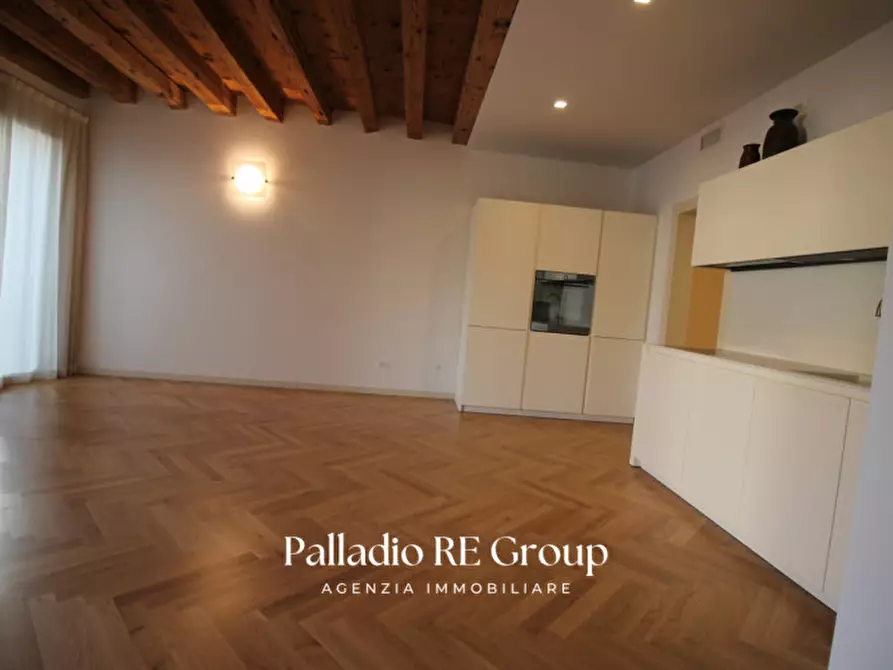 Immagine 3 di Appartamento in vendita  in Piazza dei Signori a Vicenza