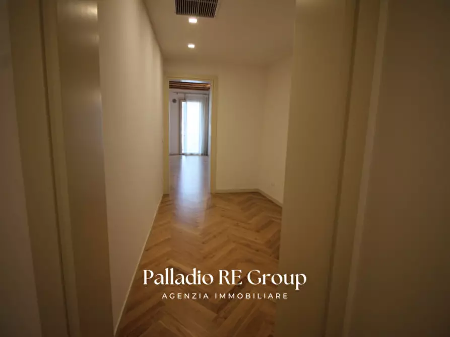 Immagine 6 di Appartamento in vendita  in Piazza dei Signori a Vicenza