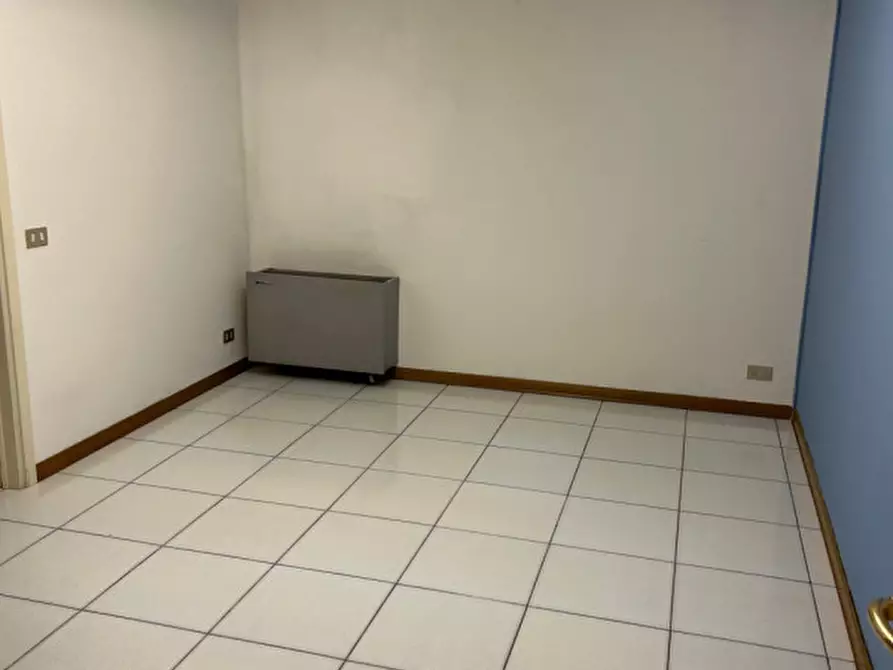 Immagine 3 di Ufficio in affitto  a Noale