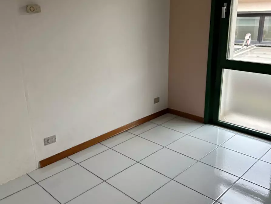 Immagine 4 di Ufficio in affitto  a Noale