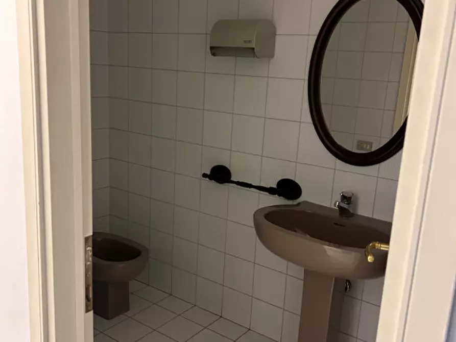 Immagine 6 di Ufficio in affitto  a Noale