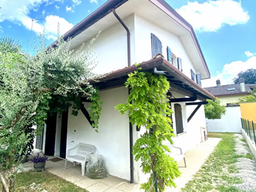 Immagine 1 di Casa indipendente in vendita  in Via Arturo Graf a Padova