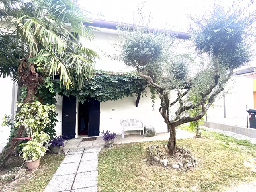 Immagine 3 di Casa indipendente in vendita  in Via Arturo Graf a Padova