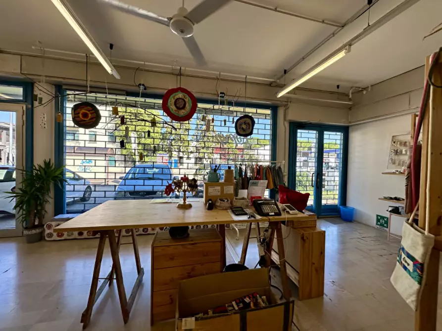 Immagine 1 di Negozio in vendita  in Via Pontevigodarzere 111 a Padova