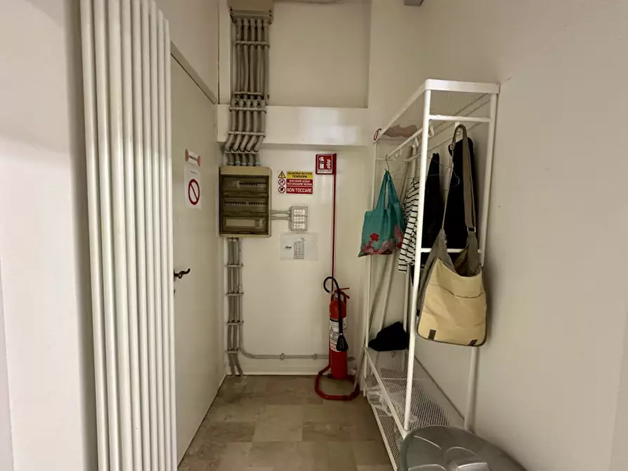 Immagine 6 di Negozio in vendita  in Via Pontevigodarzere 111 a Padova