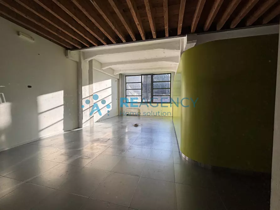 Immagine 3 di Negozio in affitto  in Viale Trieste 95, Vicenza a Schio