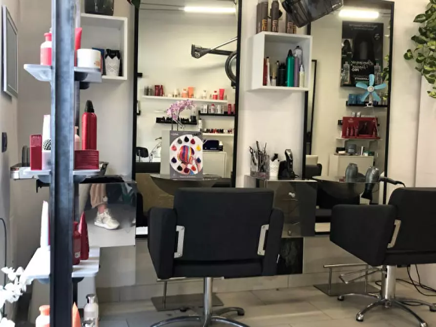 Immagine 5 di Attività commerciale in affitto  in Piazza Massimo d'Azeglio a Firenze