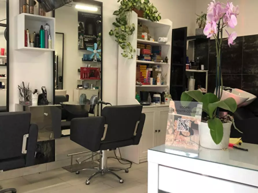 Immagine 6 di Attività commerciale in affitto  in Piazza Massimo d'Azeglio a Firenze