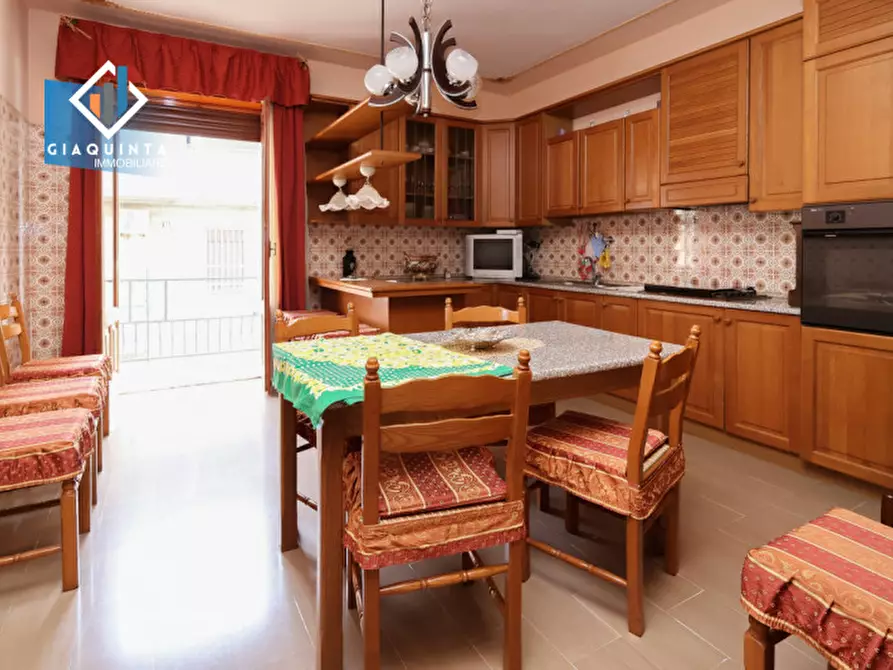 Immagine 3 di Casa indipendente in vendita  in Via Taormina a Palagonia
