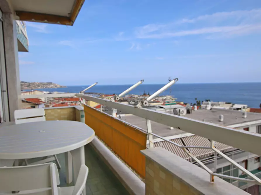 Immagine 1 di Appartamento in vendita  in Via Privata Fratelli Asquasciati a San Remo