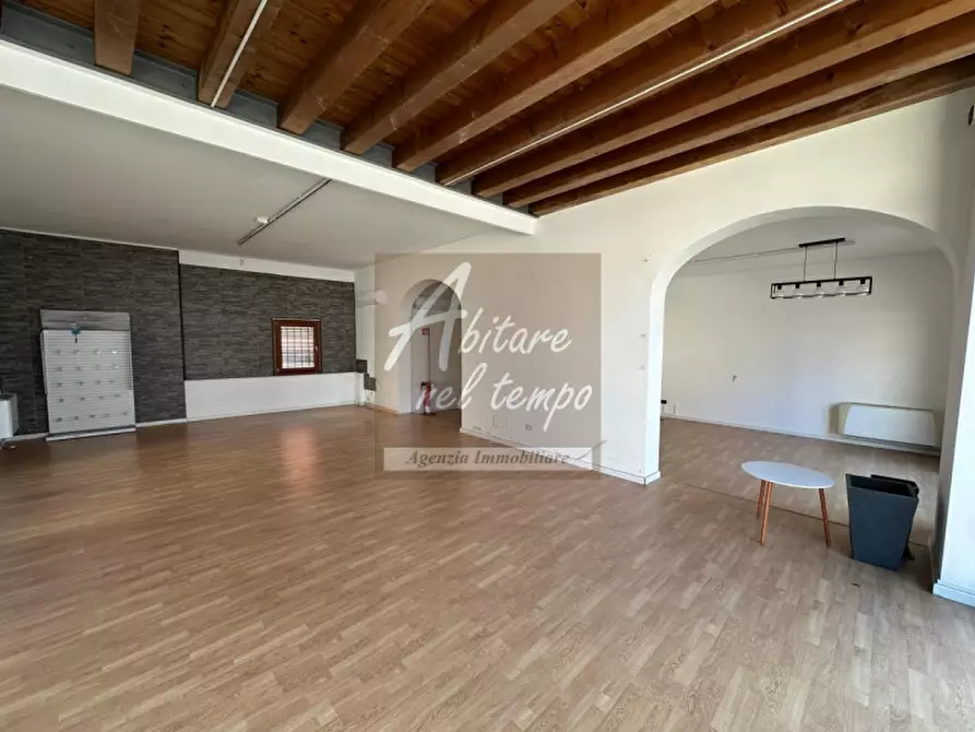 Immagine 8 di Negozio in affitto  in Via Giuseppe Garibaldi a Cittadella