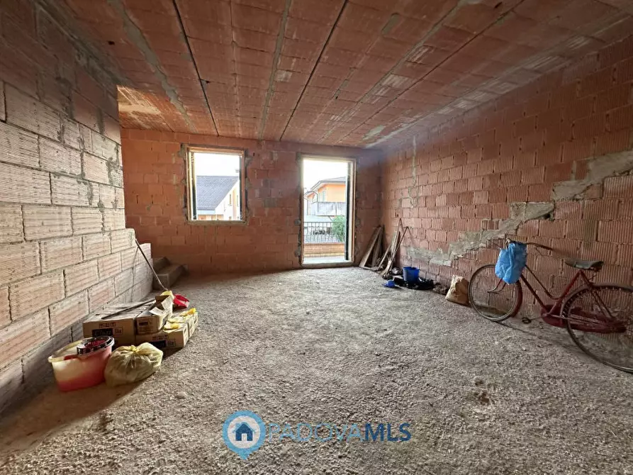 Immagine 5 di Casa quadrifamiliare in vendita  in Via Roma a Due Carrare