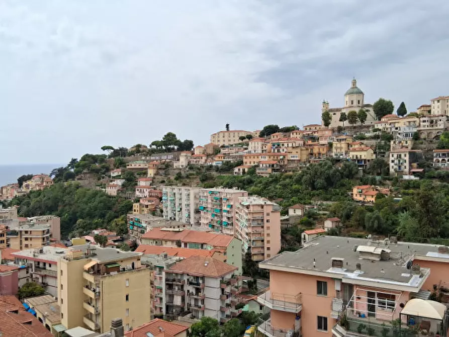Immagine 1 di Appartamento in vendita  in Via Dante Alighieri a San Remo