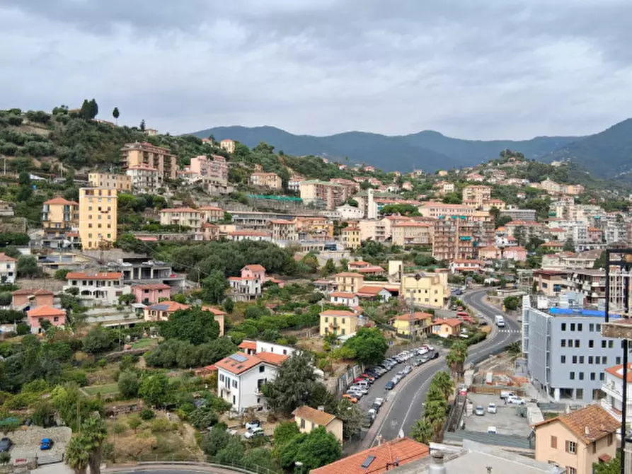 Immagine 2 di Appartamento in vendita  in Via Dante Alighieri a San Remo